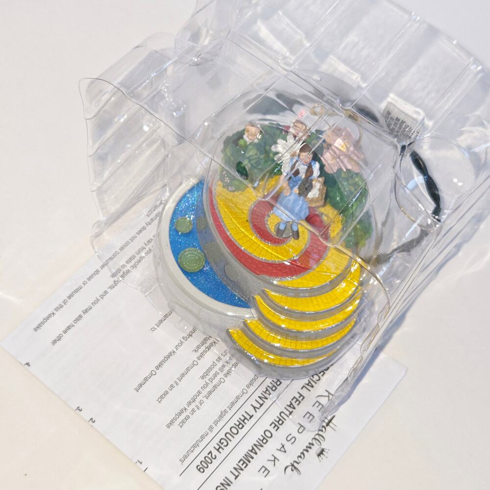 Hallmark Keepsake Dorothy and the Munchkins Wizard of Oz Christmas Ornament 2006 - Picture 2 of 13
